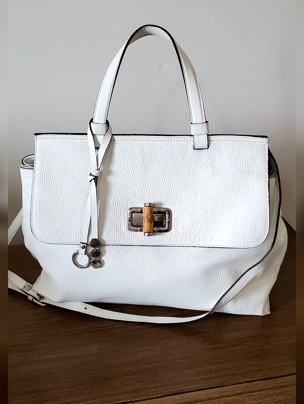 A. Bellucci Italy White Pebble Leather Bamboo Clasp Crossbody Handbag, EUC